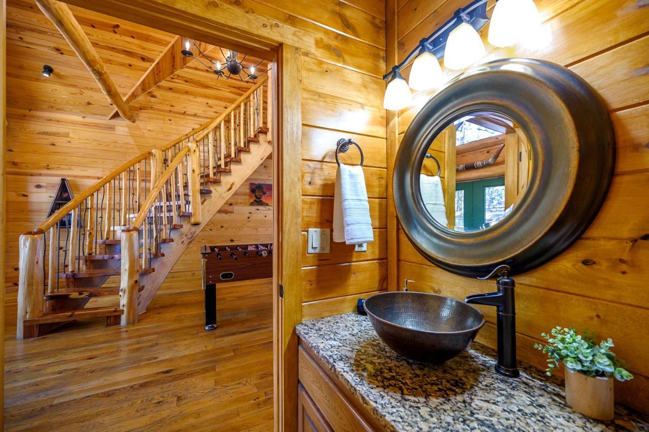 The Eastwood Spacious Retreat With 4 King En-Suites - Hot Tub - Pet-Friendly - Cozy Fire Pit - Prime Location - Multi-Family Broken Bow Exteriér fotografie