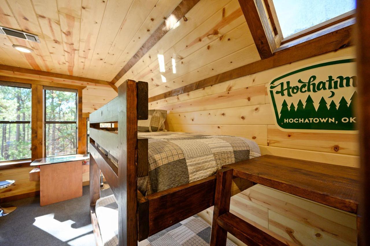 The Eastwood Spacious Retreat With 4 King En-Suites - Hot Tub - Pet-Friendly - Cozy Fire Pit - Prime Location - Multi-Family Broken Bow Exteriér fotografie