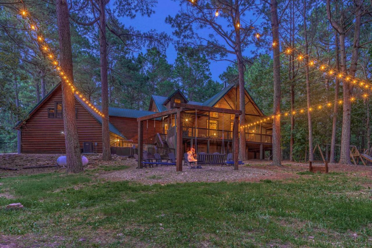 The Eastwood Spacious Retreat With 4 King En-Suites - Hot Tub - Pet-Friendly - Cozy Fire Pit - Prime Location - Multi-Family Broken Bow Exteriér fotografie
