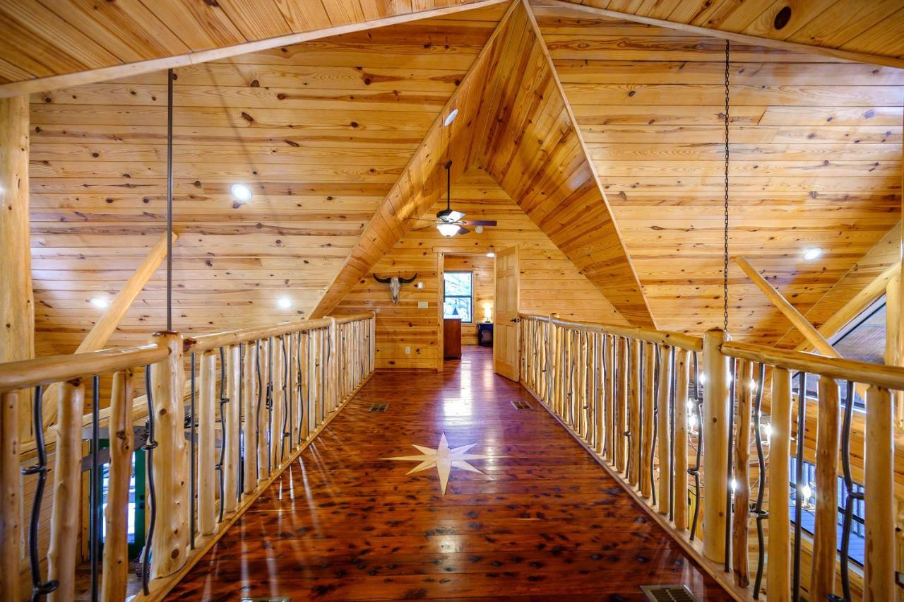 The Eastwood Spacious Retreat With 4 King En-Suites - Hot Tub - Pet-Friendly - Cozy Fire Pit - Prime Location - Multi-Family Broken Bow Exteriér fotografie