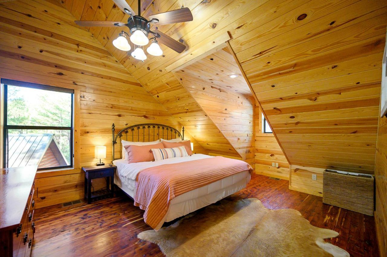 The Eastwood Spacious Retreat With 4 King En-Suites - Hot Tub - Pet-Friendly - Cozy Fire Pit - Prime Location - Multi-Family Broken Bow Exteriér fotografie