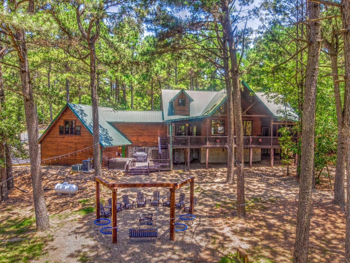 The Eastwood Spacious Retreat With 4 King En-Suites - Hot Tub - Pet-Friendly - Cozy Fire Pit - Prime Location - Multi-Family Broken Bow Exteriér fotografie