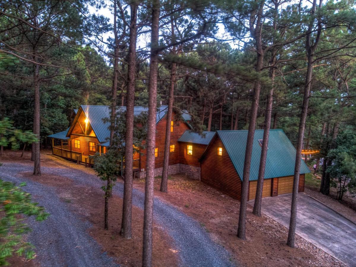 The Eastwood Spacious Retreat With 4 King En-Suites - Hot Tub - Pet-Friendly - Cozy Fire Pit - Prime Location - Multi-Family Broken Bow Exteriér fotografie