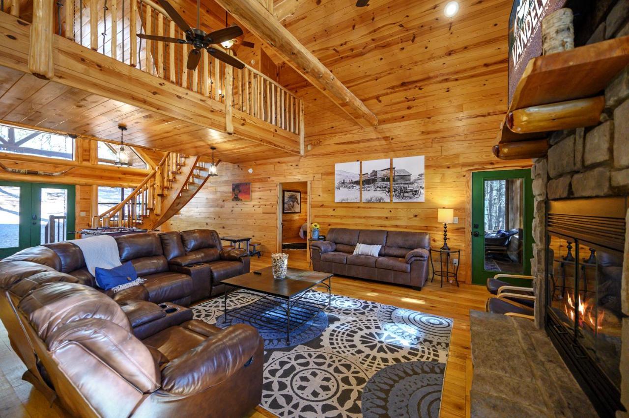 The Eastwood Spacious Retreat With 4 King En-Suites - Hot Tub - Pet-Friendly - Cozy Fire Pit - Prime Location - Multi-Family Broken Bow Exteriér fotografie