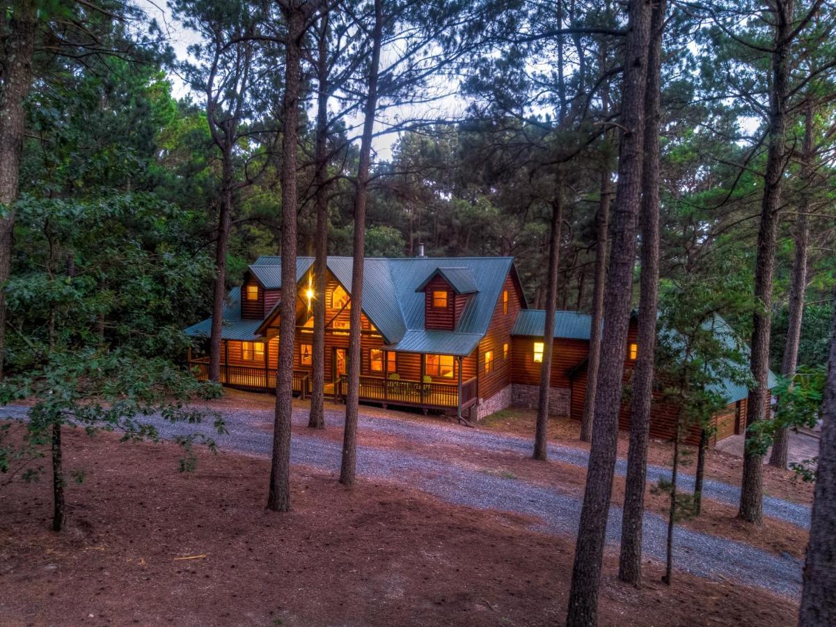 The Eastwood Spacious Retreat With 4 King En-Suites - Hot Tub - Pet-Friendly - Cozy Fire Pit - Prime Location - Multi-Family Broken Bow Exteriér fotografie