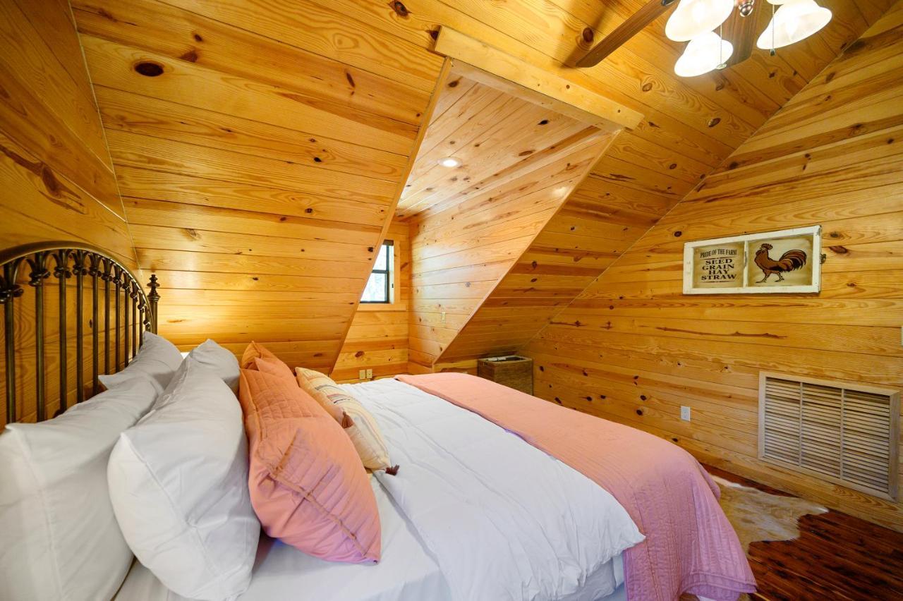 The Eastwood Spacious Retreat With 4 King En-Suites - Hot Tub - Pet-Friendly - Cozy Fire Pit - Prime Location - Multi-Family Broken Bow Exteriér fotografie