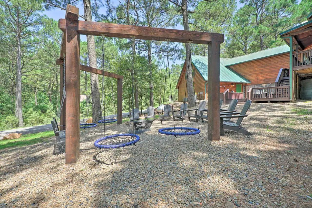The Eastwood Spacious Retreat With 4 King En-Suites - Hot Tub - Pet-Friendly - Cozy Fire Pit - Prime Location - Multi-Family Broken Bow Exteriér fotografie