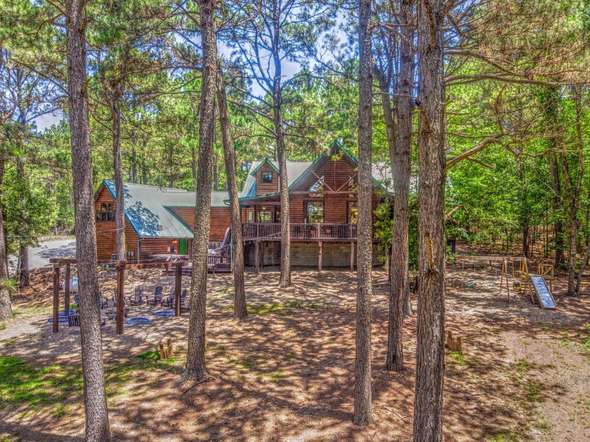 The Eastwood Spacious Retreat With 4 King En-Suites - Hot Tub - Pet-Friendly - Cozy Fire Pit - Prime Location - Multi-Family Broken Bow Exteriér fotografie