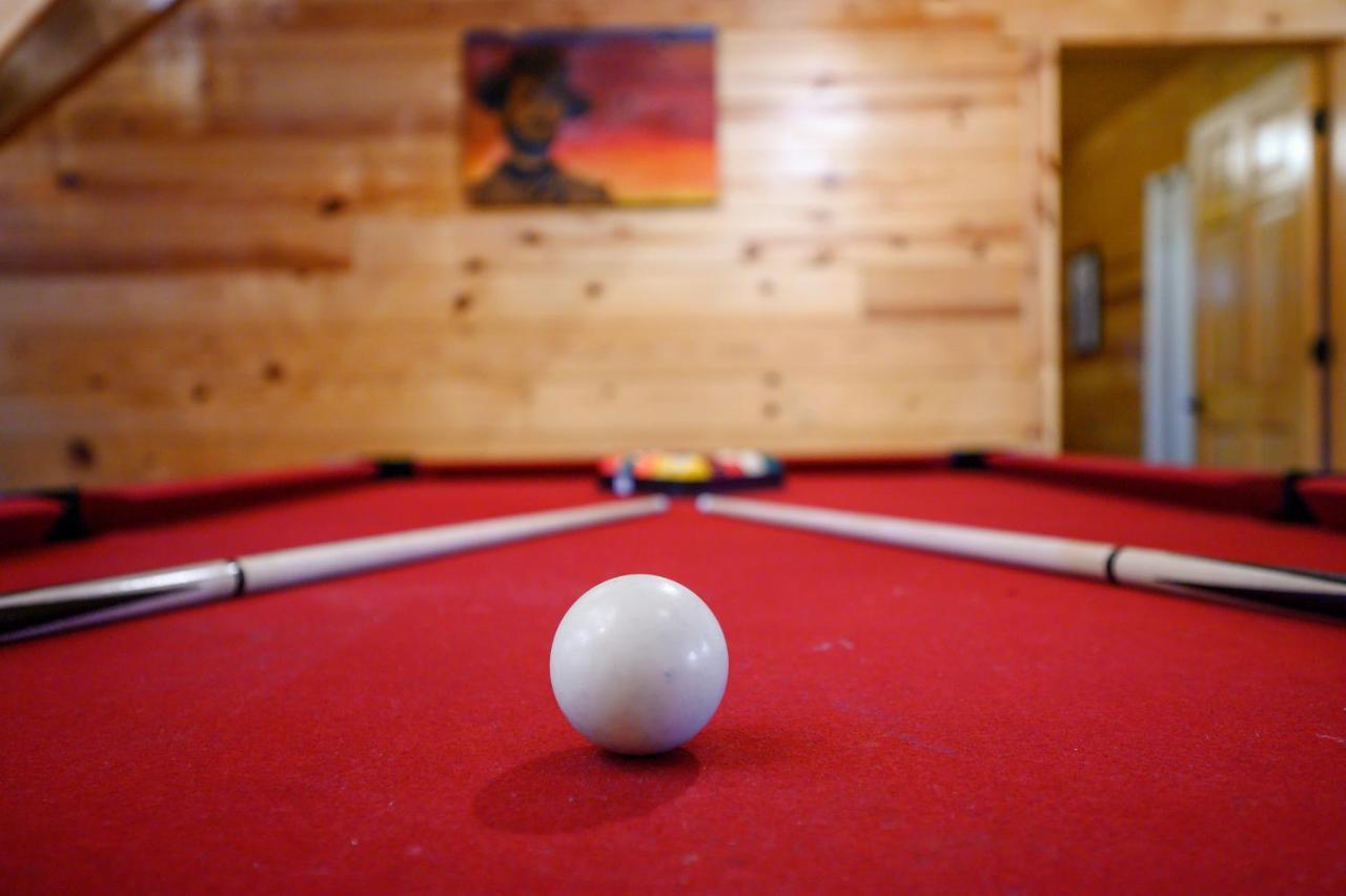 The Eastwood Spacious Retreat With 4 King En-Suites - Hot Tub - Pet-Friendly - Cozy Fire Pit - Prime Location - Multi-Family Broken Bow Exteriér fotografie