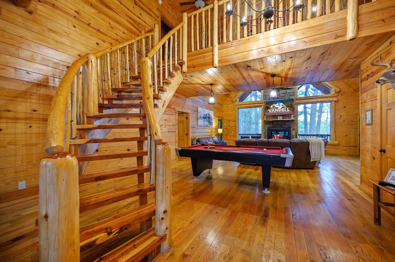 The Eastwood Spacious Retreat With 4 King En-Suites - Hot Tub - Pet-Friendly - Cozy Fire Pit - Prime Location - Multi-Family Broken Bow Exteriér fotografie