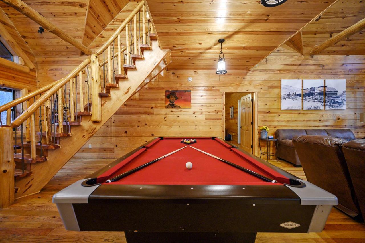 The Eastwood Spacious Retreat With 4 King En-Suites - Hot Tub - Pet-Friendly - Cozy Fire Pit - Prime Location - Multi-Family Broken Bow Exteriér fotografie